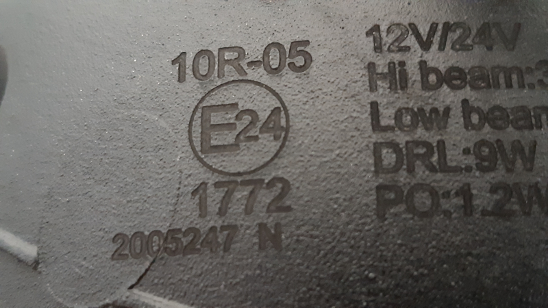 ECE R10 Kennzeichnung beim Nolden NCC 7" Bi-LED Hauptscheinwerfer.